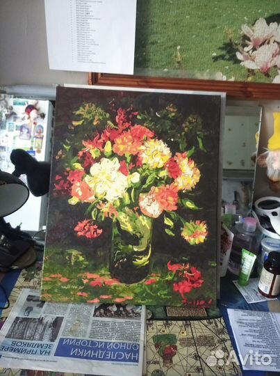 Картина натюрморт с цветами в вазе на столе