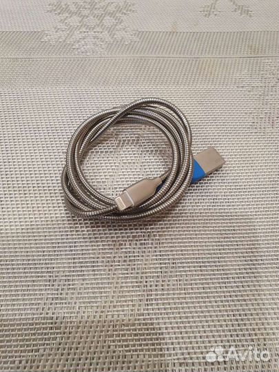 Кабель для зарядки iPhone