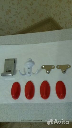 Вешалки-крючки разные и ручка дверная СССР