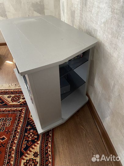 Подставка, столик