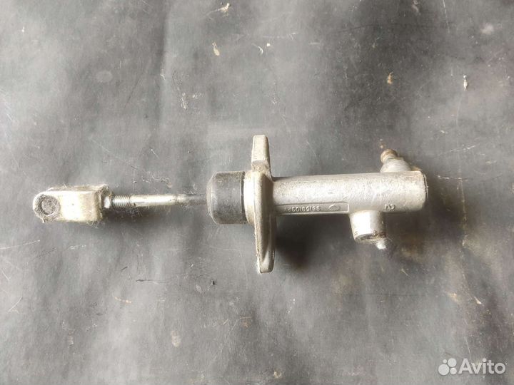 Главный цилиндр сцепления Daewoo Nexia