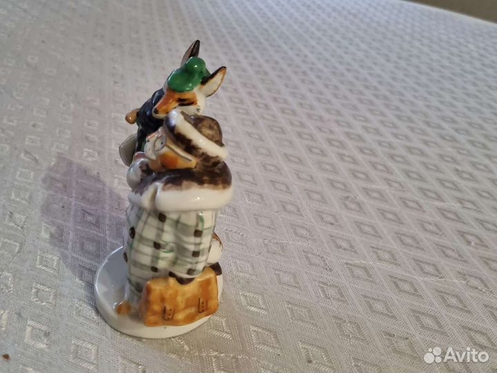 Фарфоровая статуэтка Лиса и бобёр, лфз