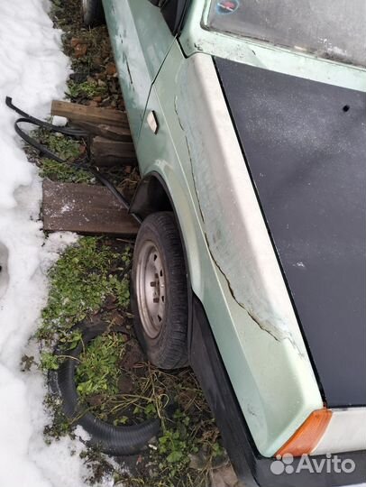 Передние крылья 2108