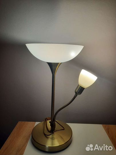 Лампа настольная