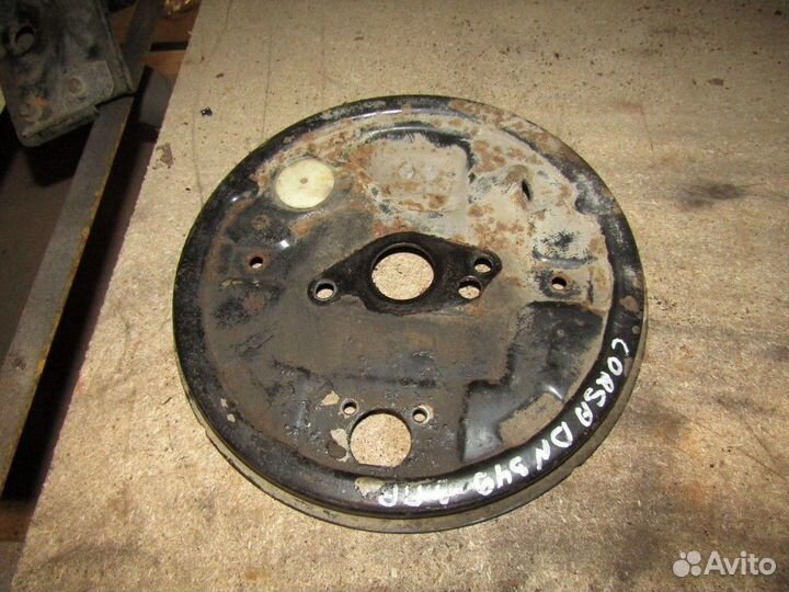 Щит опорный задний правый Corsa D 2006-2015