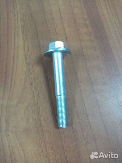 Болт сход-развала задний mitsubishi