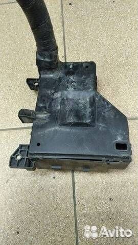 Блок предохранителей моторного отсека Volvo S 40 I