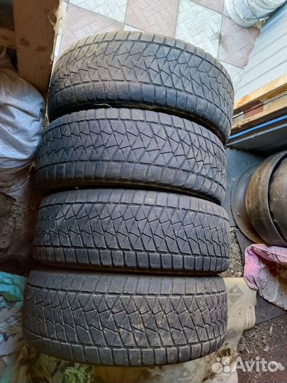 Bridgestone Blizzak DM-V2 245/65 R17