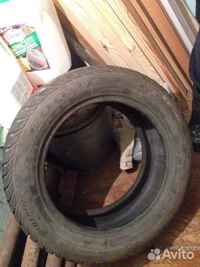 Goodyear UltraGrip Extreme 215/55 R16