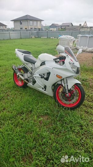 Honda Cbr 929 rr 2001г