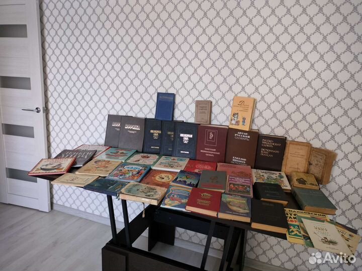 Книги разные цена указана за всё