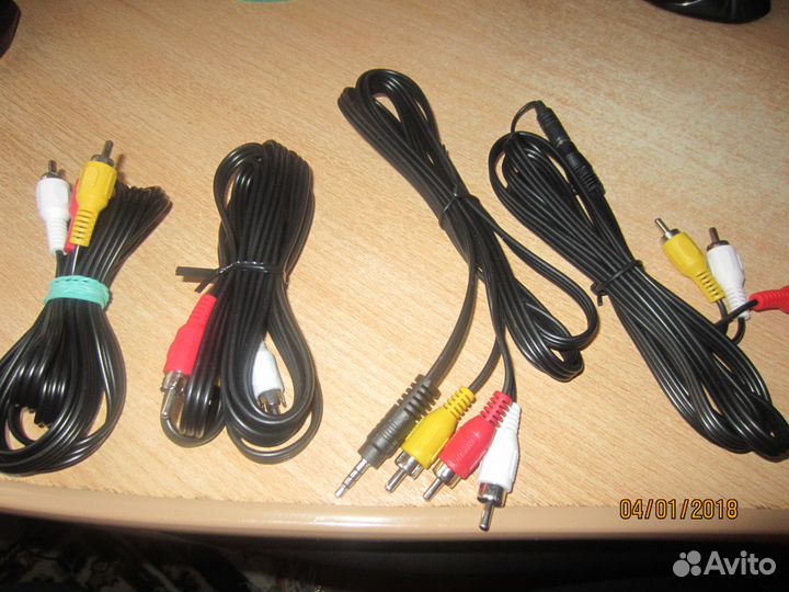 Кабель 3.5 джек - 3RCA 1,5 м 00665