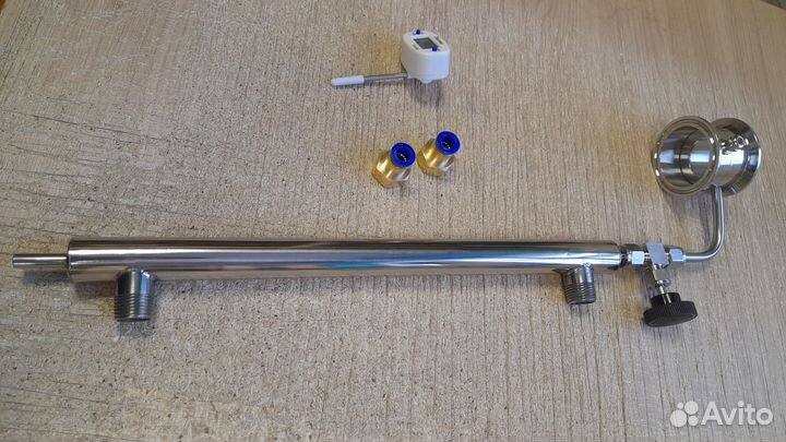 Узел отбора по жидкости стаканного типа с игольчат