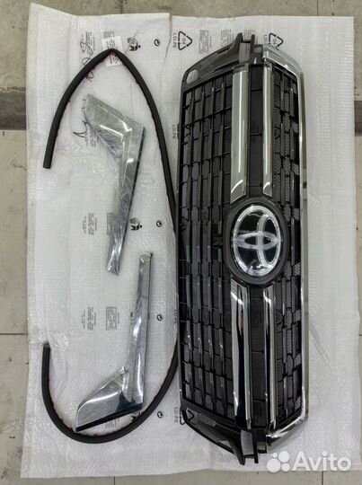 Решётка радиатра Тойота land cruiser 200