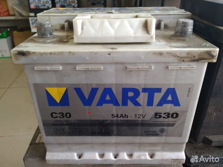 54 Ач аккумулятор б/у Varta C30