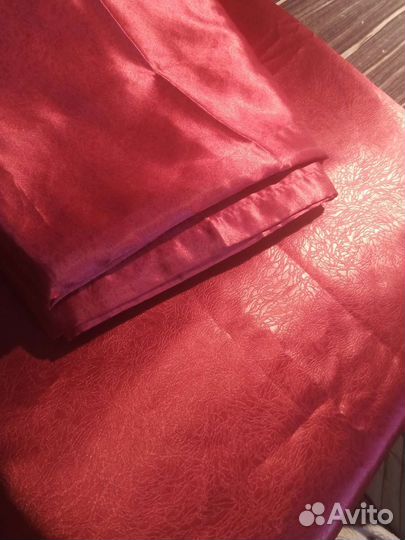 Скатерть 2х2м новая