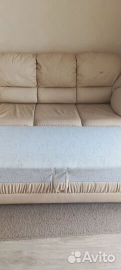 Кожаный диван бу