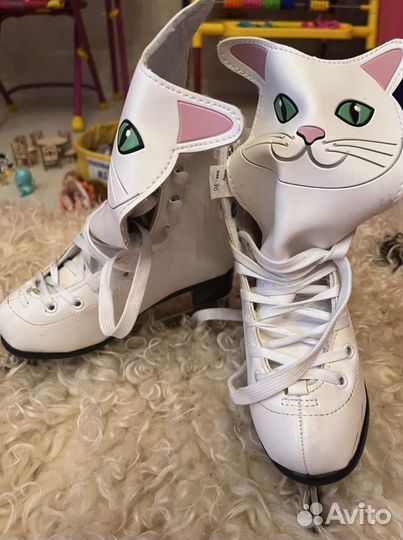 Коньки фигурные 30 размер с мехом