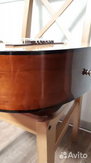 Акустическая гитара