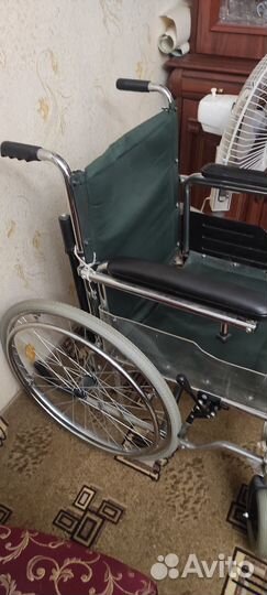 Кресло-коляска для инвалидов
