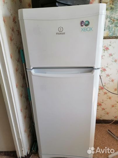 Холодильник бу Indesit