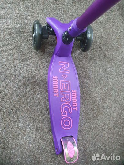 Самокат детский трехколесный со светящимися колеса