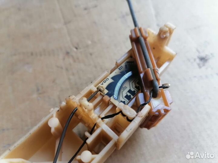 Датчик уровня топлива Ауди 100, А6 С4