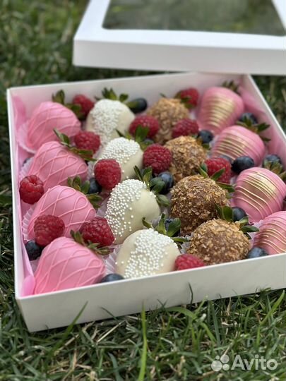 Клубника в шоколаде / свежие ягоды