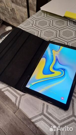 Планшет Samsung SM-T595