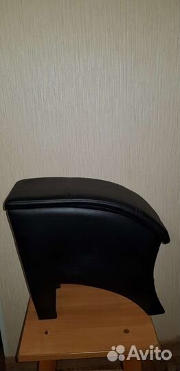 Подлокотник