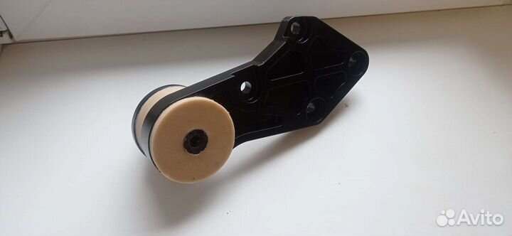 Опора заднего редуктора Ауди А4 B5, B4, S4, 80, 90