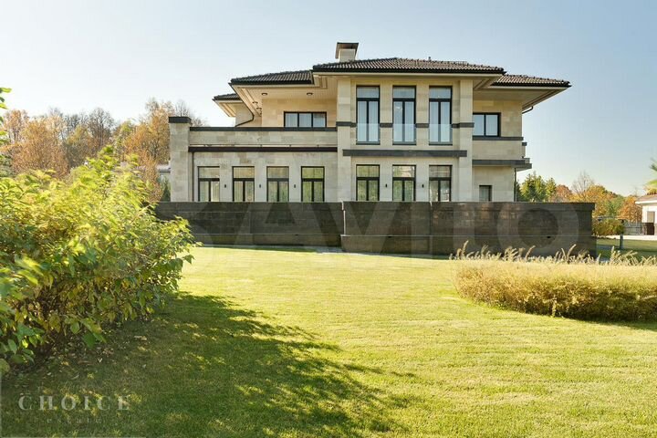 Коттедж 1145 м² на участке 37,4 сот.