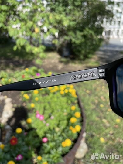 Новые солнцезащитные очки Oakley Holbrook