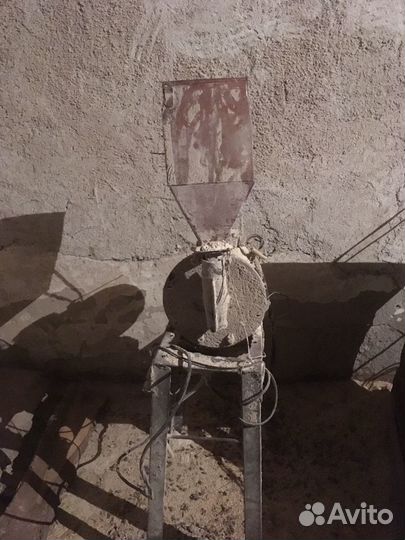 Зернодробилка