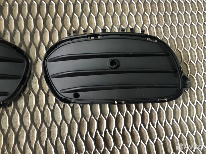 Решетка бампера передняя Mercedes-Benz Gla X156