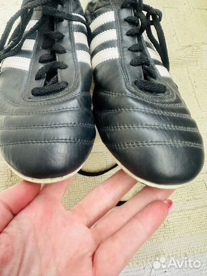 Футбольные бутсы мундиаль adidas