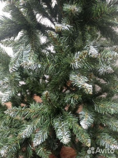 Елка искусственная заснеженная