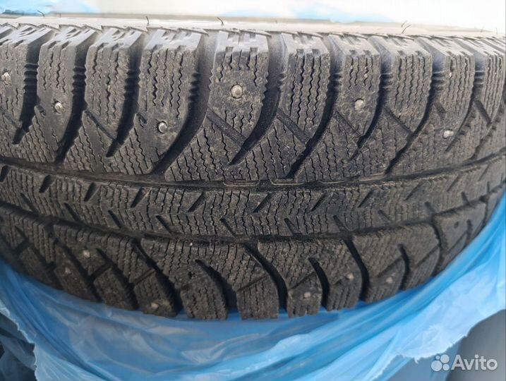 Bridgestone Ice Cruiser 7000S 175/70 R13 82T