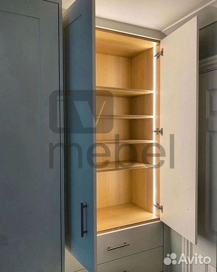 Шкаф с зеркалом