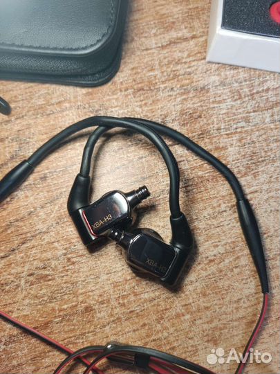 Трехдрайверные гибриды Sony xba h3