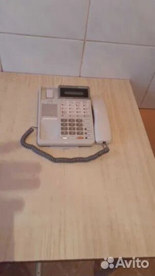 Телефон системный цифровой 