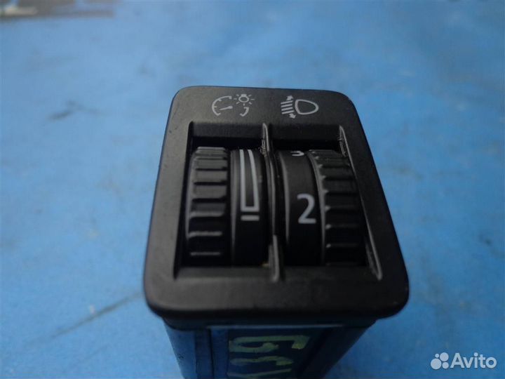 Кнопка корректора фар VW Passat B6