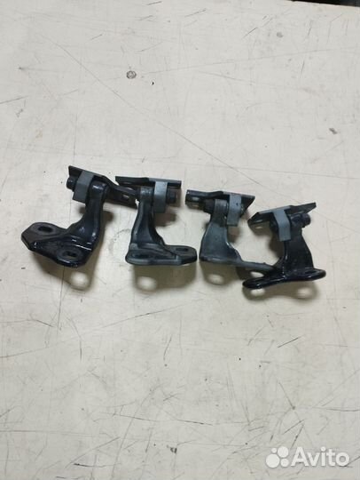 Петля передней двери BMW 7 E65 бмв 7 Е65 Е66