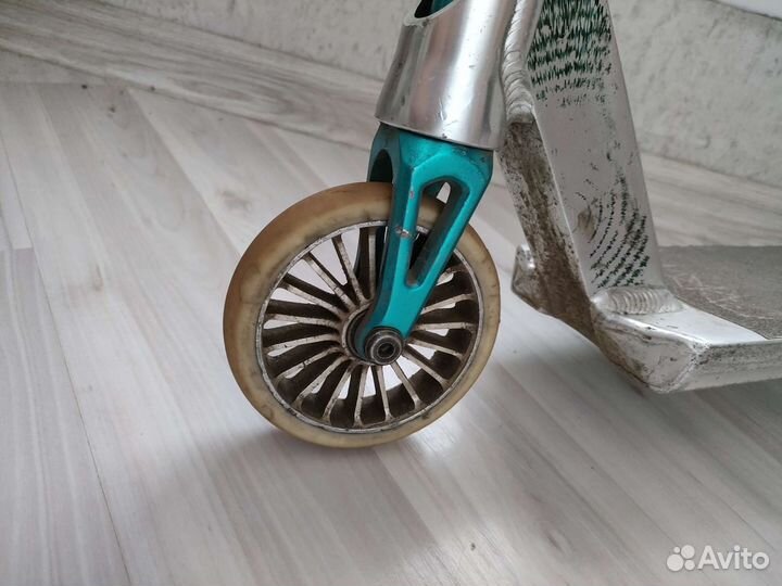 Трюковой самокат кастом парк