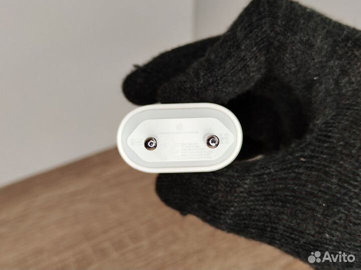 Зарядка на iPhone 20w