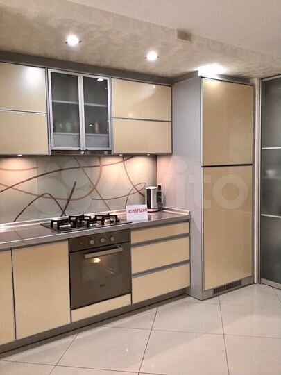 2-к. квартира, 70 м², 4/4 эт.