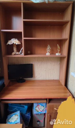 Компьютерный стол и письменный стол