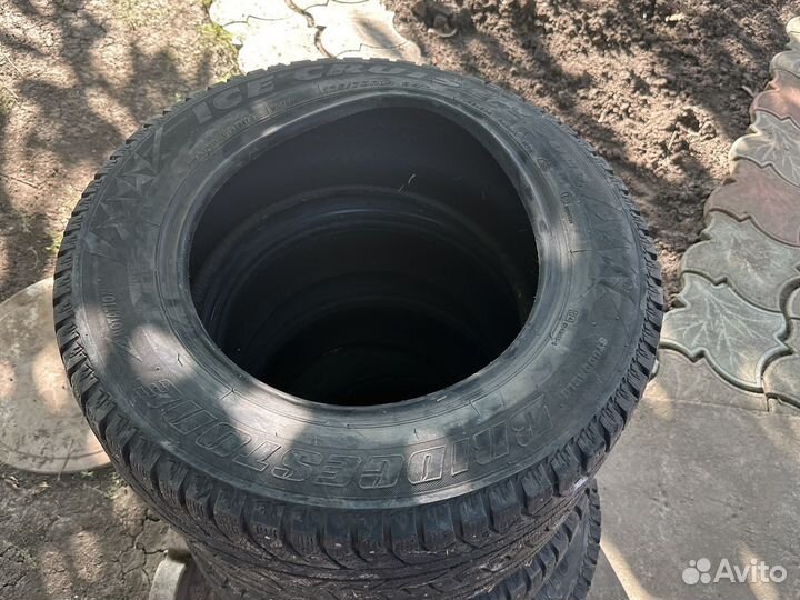 Bridgestone Ice Cruiser 7000 175/70 R14 84B