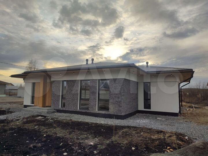 Коттедж 170 м² на участке 8 сот.