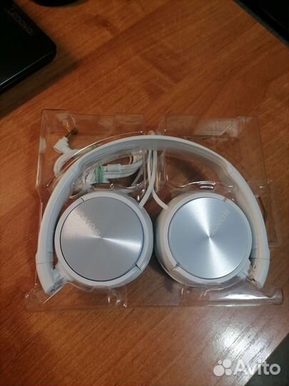 Проводные наушники Sony, новые